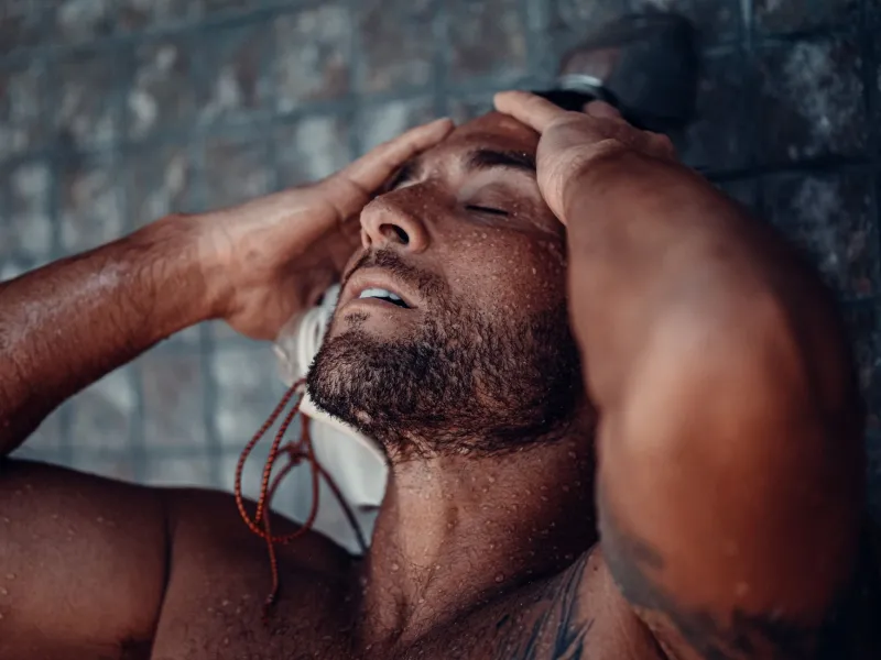 Stop Hustling, Start Showering: The Weird Neuroscience Behind Your Greatest Ideas